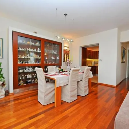 Luxury Seaside Split