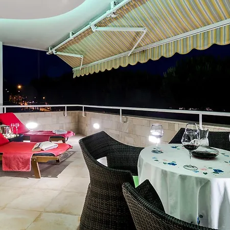 Luxury Seaside Split