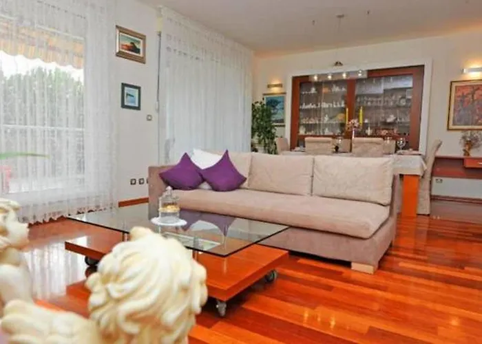 Luxury Seaside Daire Split